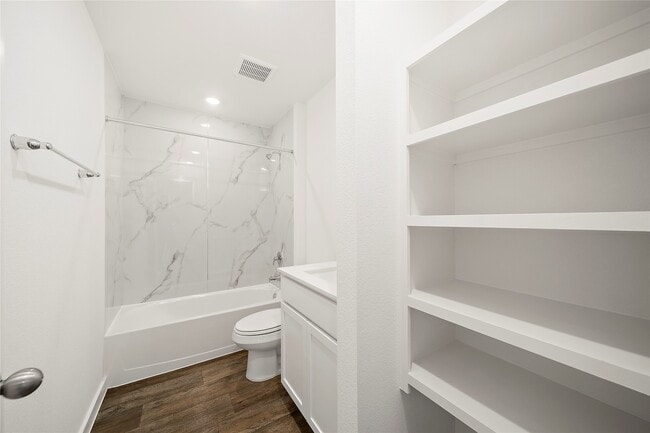 Building Photo - 6019 Jasper Hl Dr