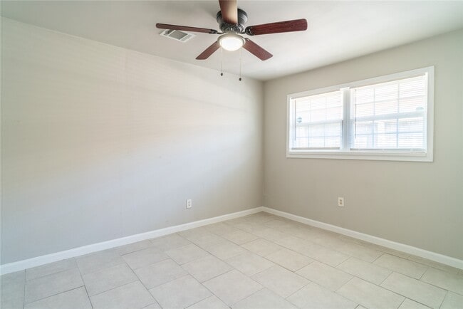 Building Photo - 11623 Rowan Ln