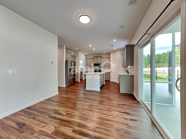 Building Photo - 128 Martello Rd