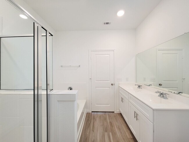 Building Photo - Beautiful brand-new construction with exceptional lake view in a new master planned community in ...