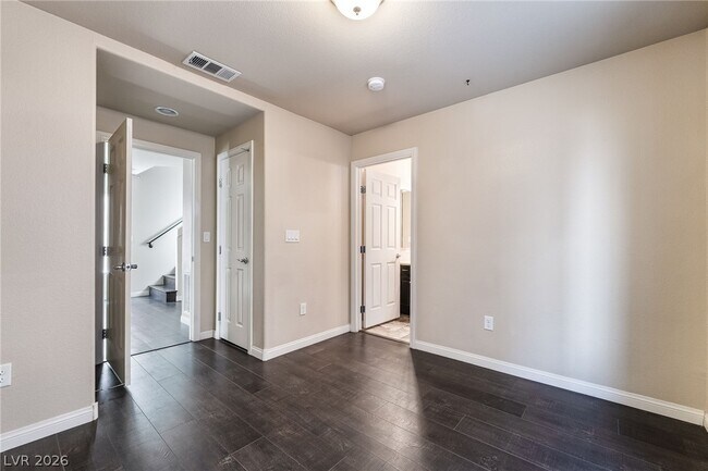 Building Photo - 5282 Ledgewood Creek Ave