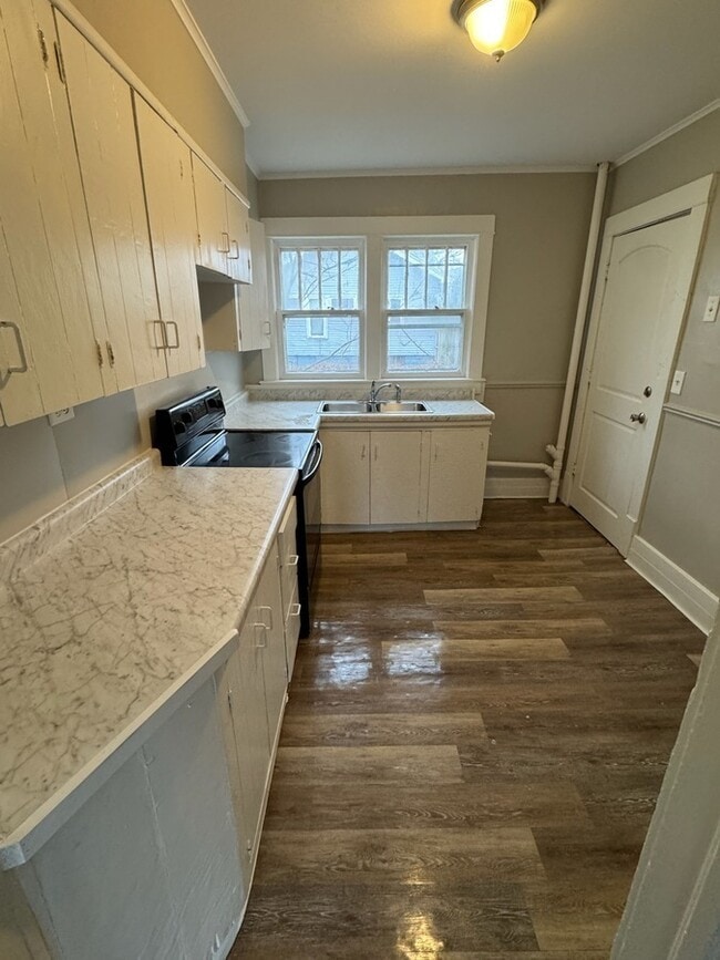 Building Photo - 1955 S Getty St