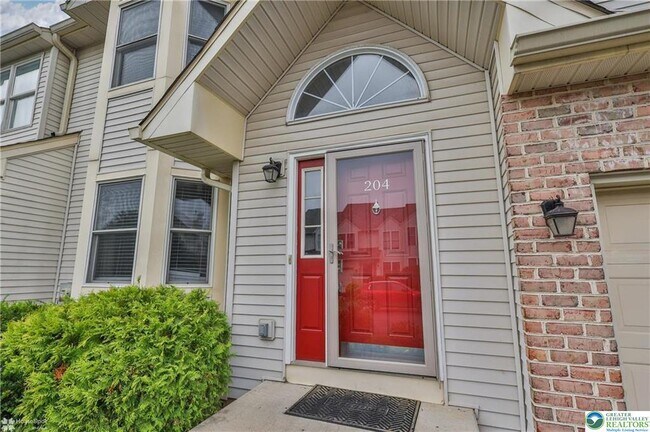 Building Photo - 204 Ridings Cir