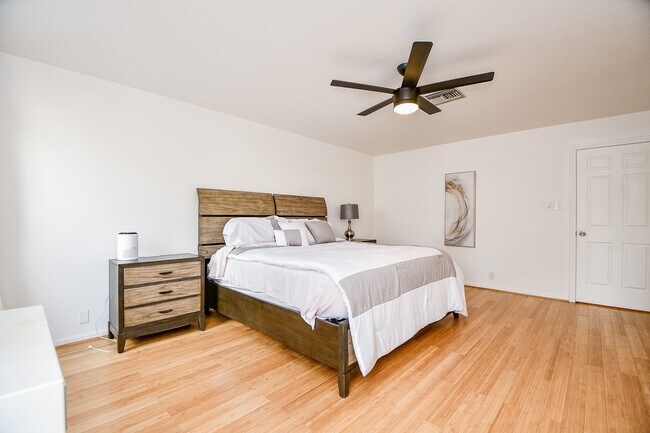 Building Photo - 2626 Bering Dr