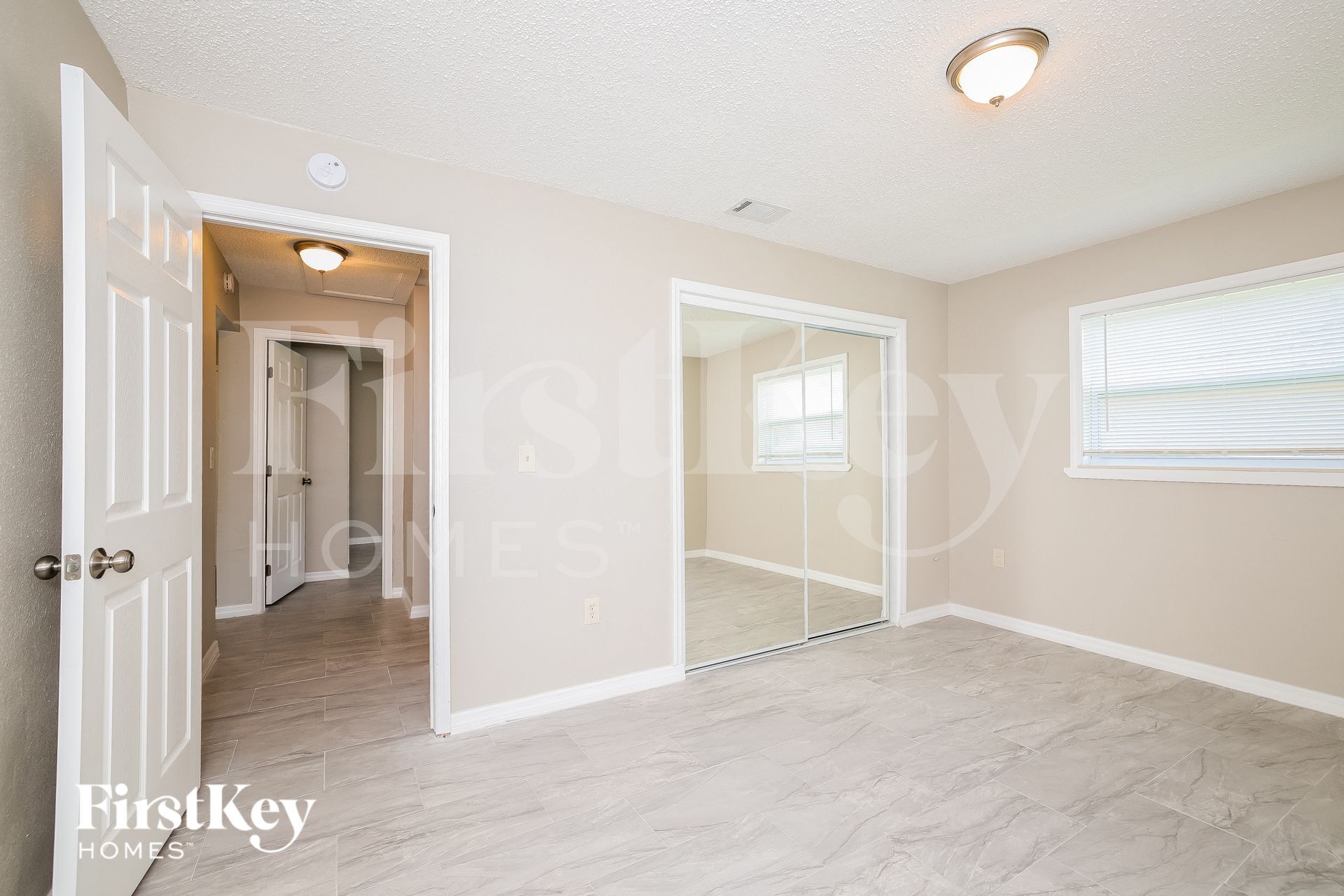 Building Photo - 724 Dromedary Dr
