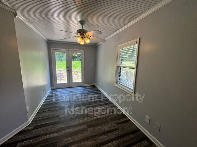 Building Photo - 4798 Rock Island Ln NW