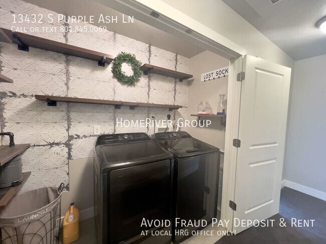 Building Photo - Beautiful Town Home For Rent!!