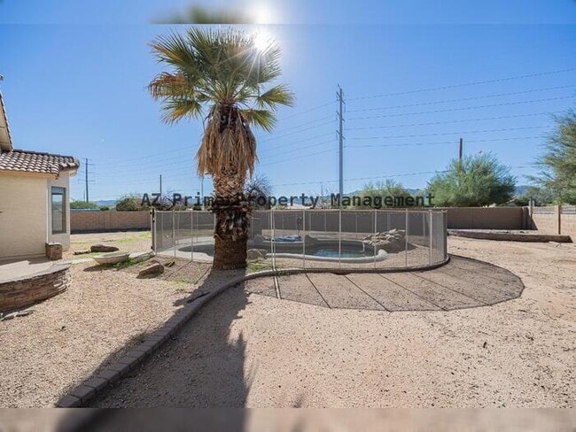 Building Photo - 2419 W Darrow St