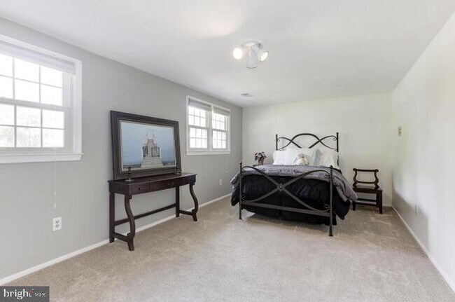 Building Photo - 7893 Godolphin Dr