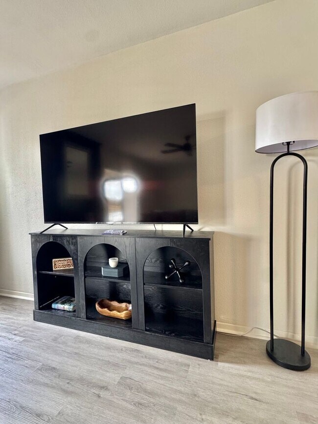 Building Photo - NOW AVAILABLE - Furnished Short Term Rental w/ Beautiful Views!