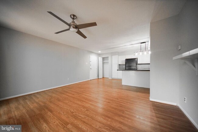 Building Photo - 10106 Campus Way S