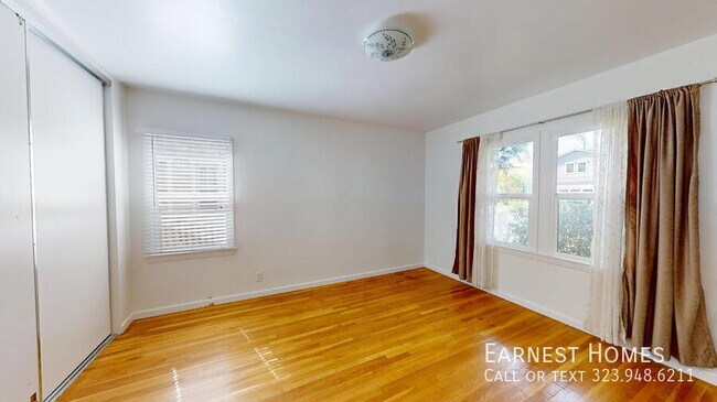 Building Photo - 14920 Hesby St
