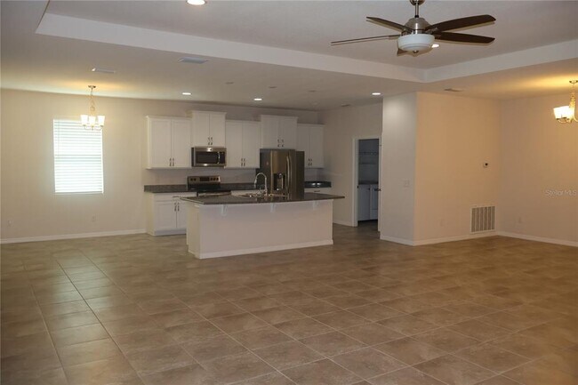 Building Photo - 5033 SW 56th St