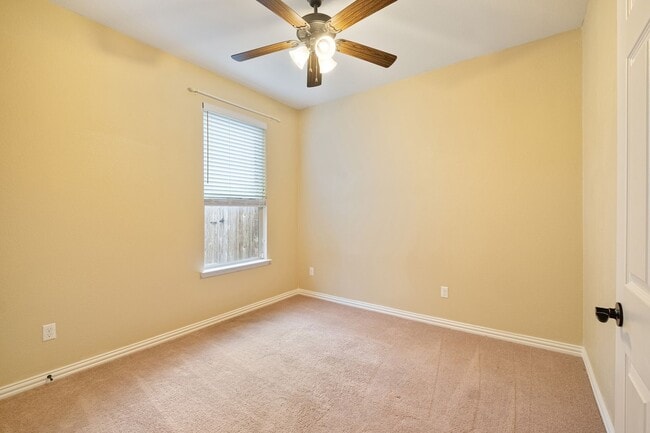 Building Photo - Peaceful 3 Bedroom, 2 Bath Home in Fantastic Paloma Lake Community!