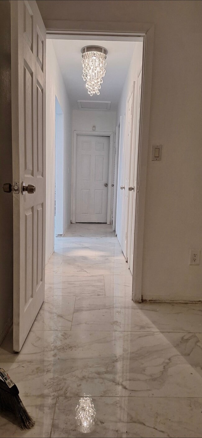 Building Photo - 1201 NE 159th St