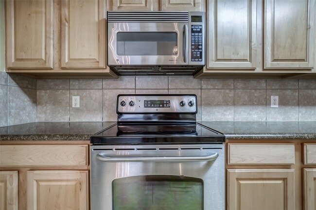 Building Photo - 10091 Summit Run Dr