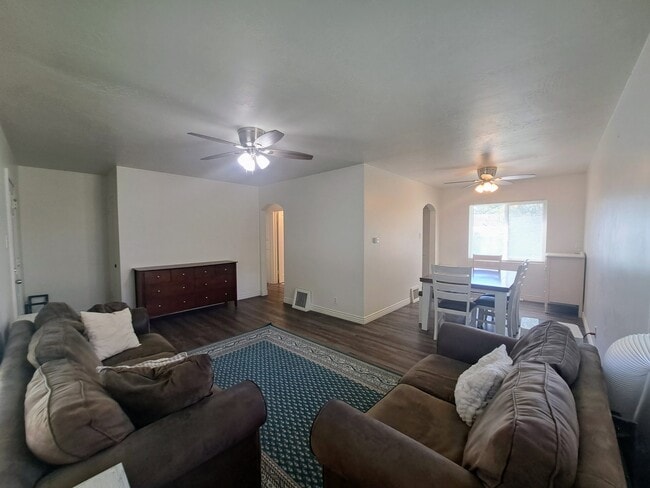 Building Photo - 761 440 W