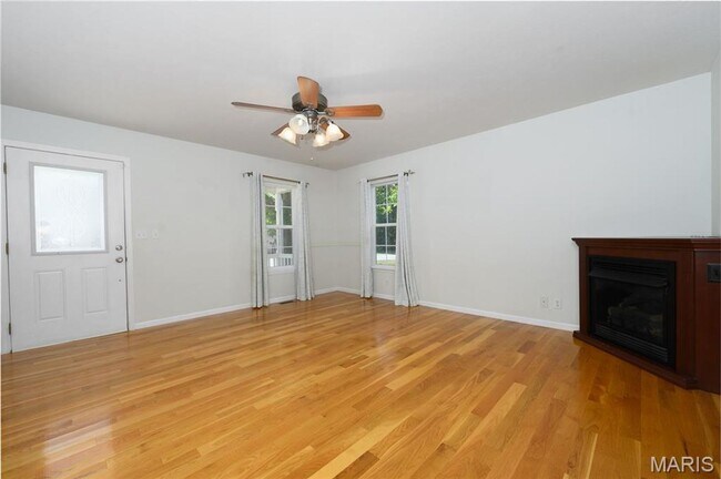 Building Photo - Amazing 4 bedroom 3.5 Bath house