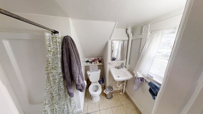 Building Photo - 1110 Granger Ave