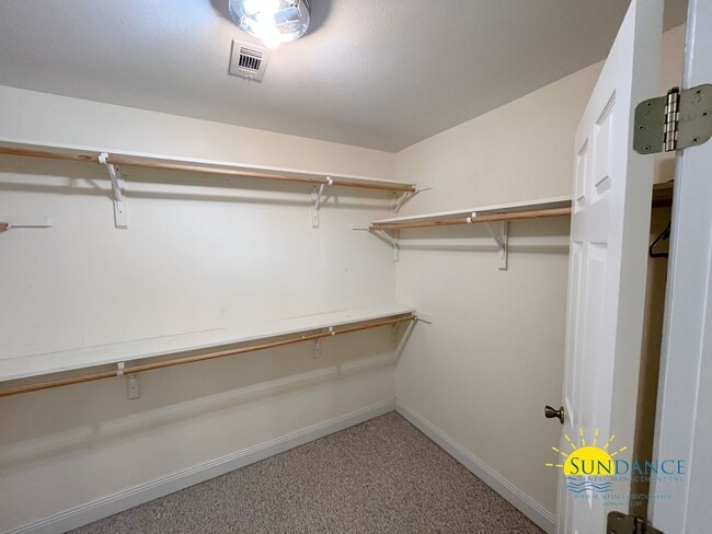 Building Photo - Furnished 4BR Waterfront Home in Fort Walt...