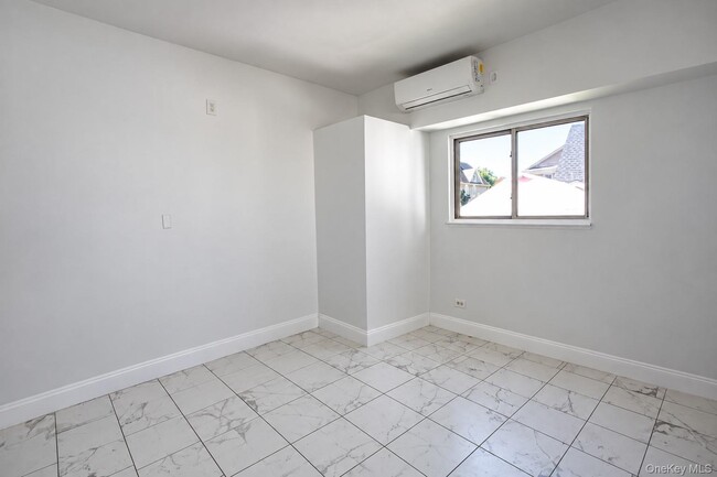 Building Photo - 45 Lynbrook Ave