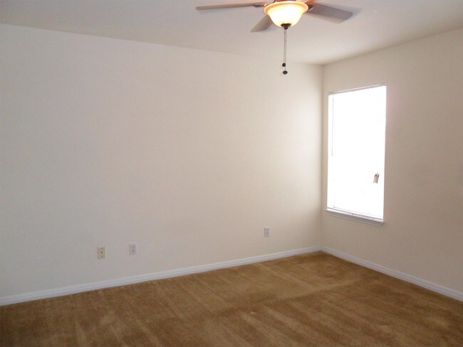 Building Photo - 3003 Whisper Oaks Ln