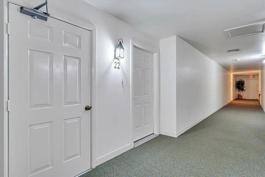 Unit 22 - 2102 Stephenson Ave SW