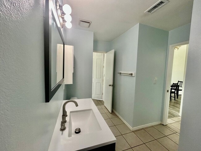 Building Photo - $3,995! Excellent 3-Bedroom Condo! 90716!