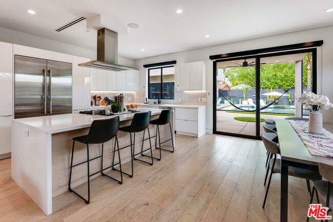 Building Photo - 18589 Linnet St