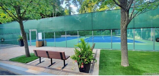 Building Photo - 255-55 75th Ave