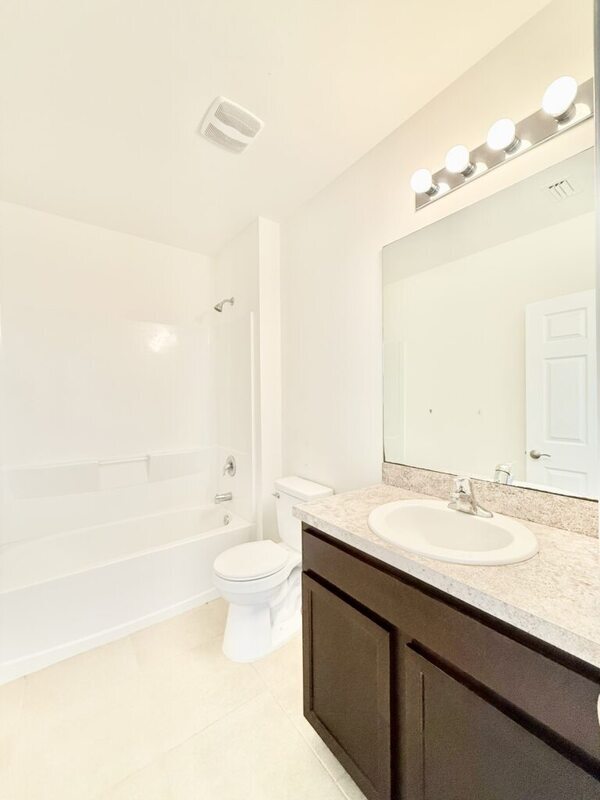Building Photo - 3422 Cancun Ct