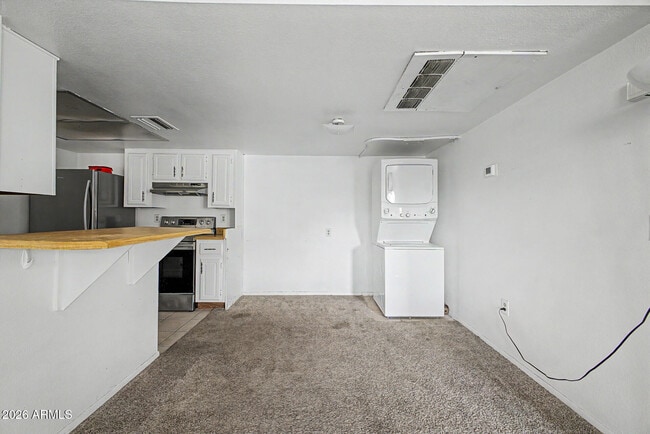 Building Photo - 461 W Holmes Ave