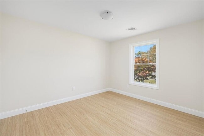 Building Photo - 237-237 Pequot Ave