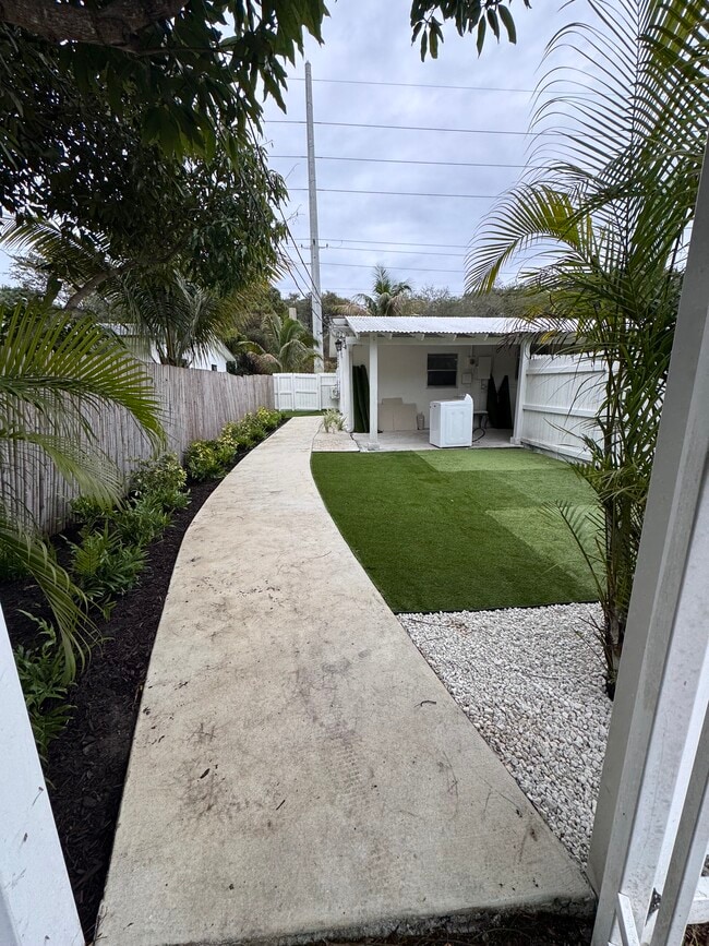 Building Photo - 13680 NE 16th Ave