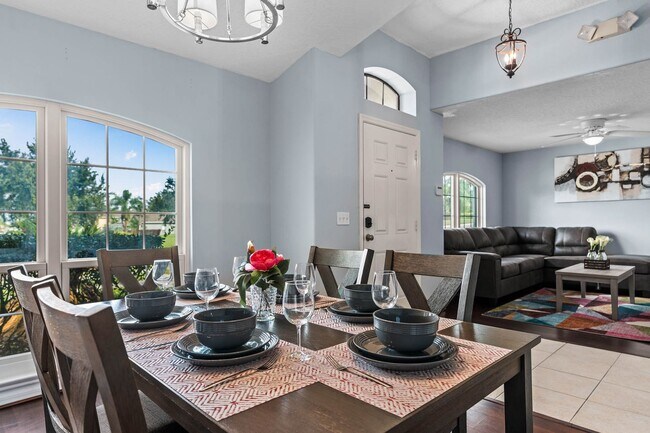 Building Photo - Large Beautiful Legacy Park Villa: 5BR, Pool & Near Disney