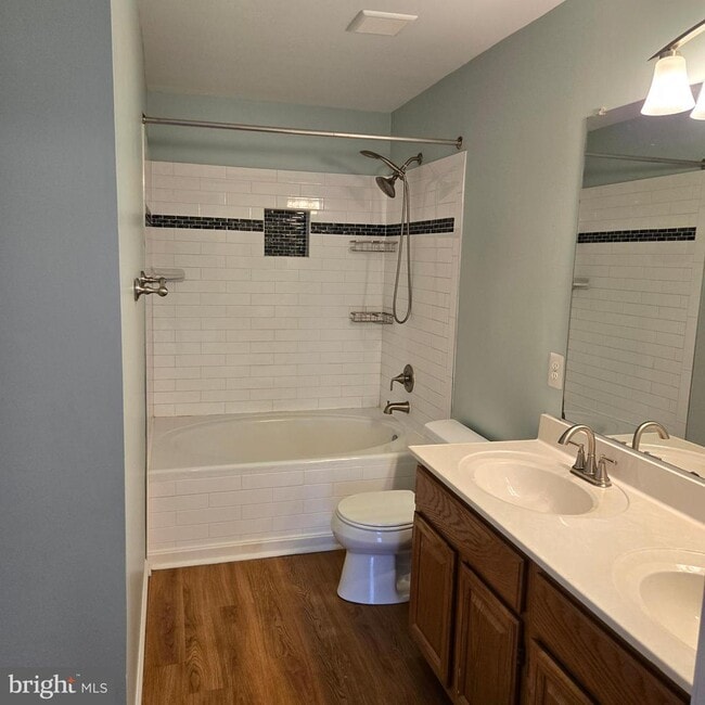 Building Photo - 5814 Wyndham Cir