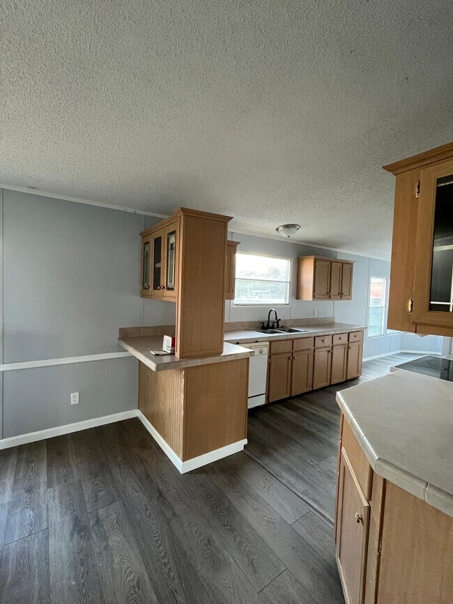 Building Photo - 12070 Clark Ln