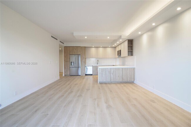 Building Photo - 151 Crandon Blvd