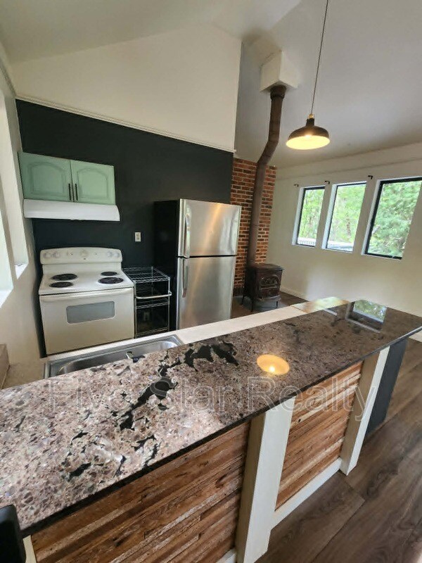 Building Photo - 12896 Rices Crossing Rd