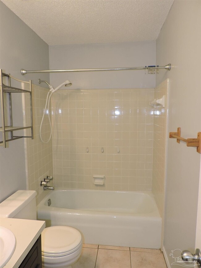 Building Photo - 7834 Charter Oaks Dr