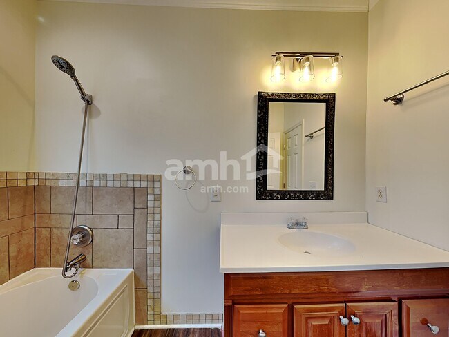 Building Photo - 109 Magnolia Dr