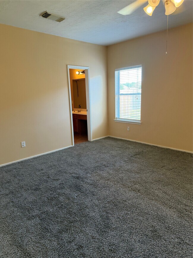 Building Photo - 8835 Old Maple Ln