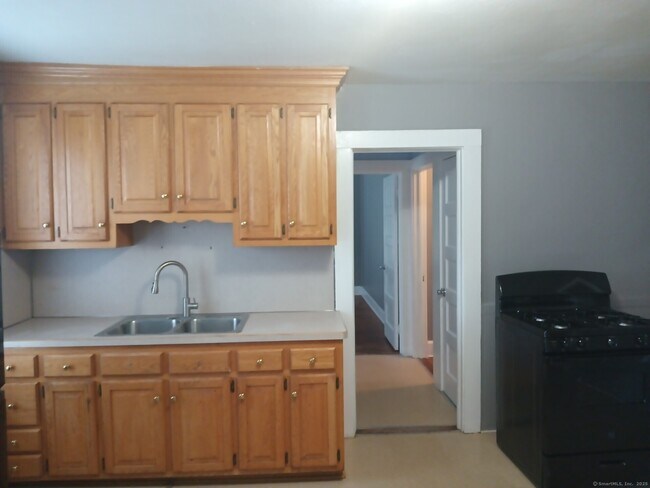 Building Photo - 50 Newington Ave