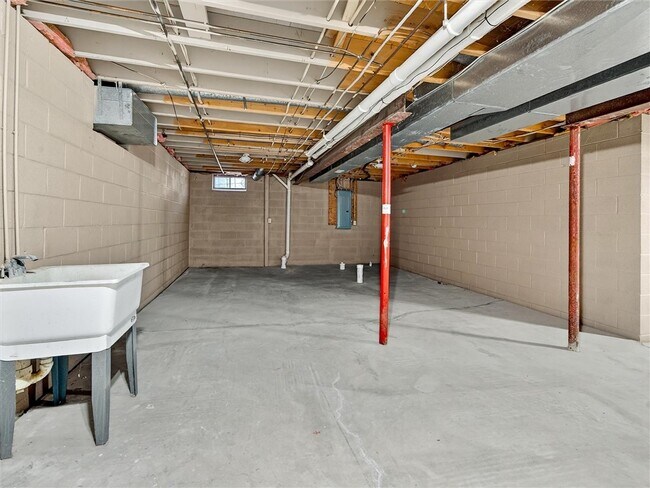 Building Photo - 9 Glen Valley Dr