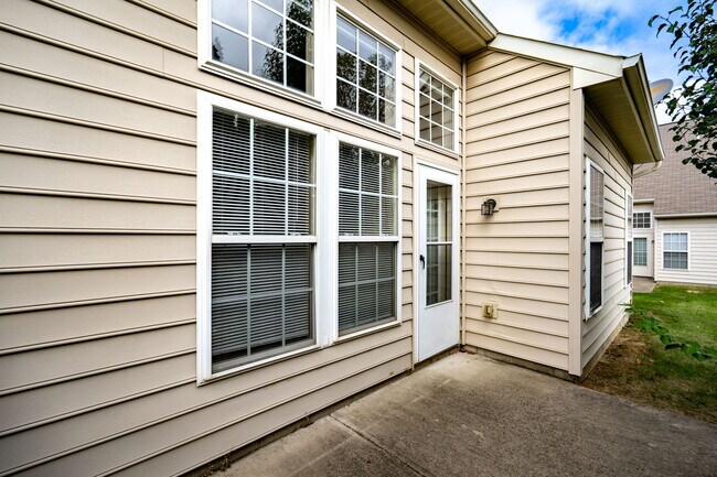 Building Photo - 2652 Harrison Ln
