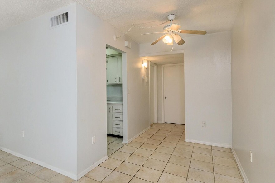 Interior Photo - Cortez Plaza Apartments