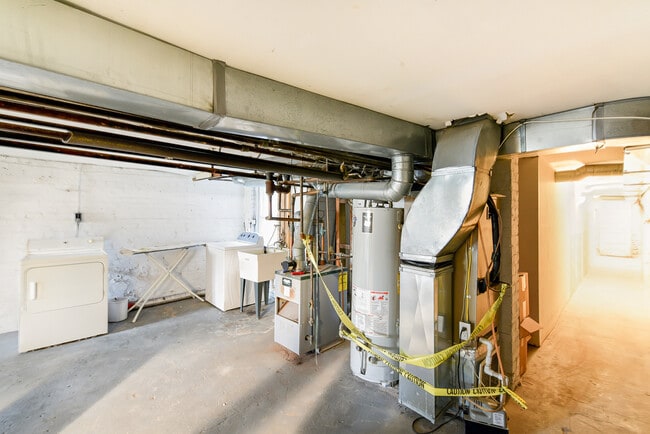 Building Photo - 3116 13th St NW