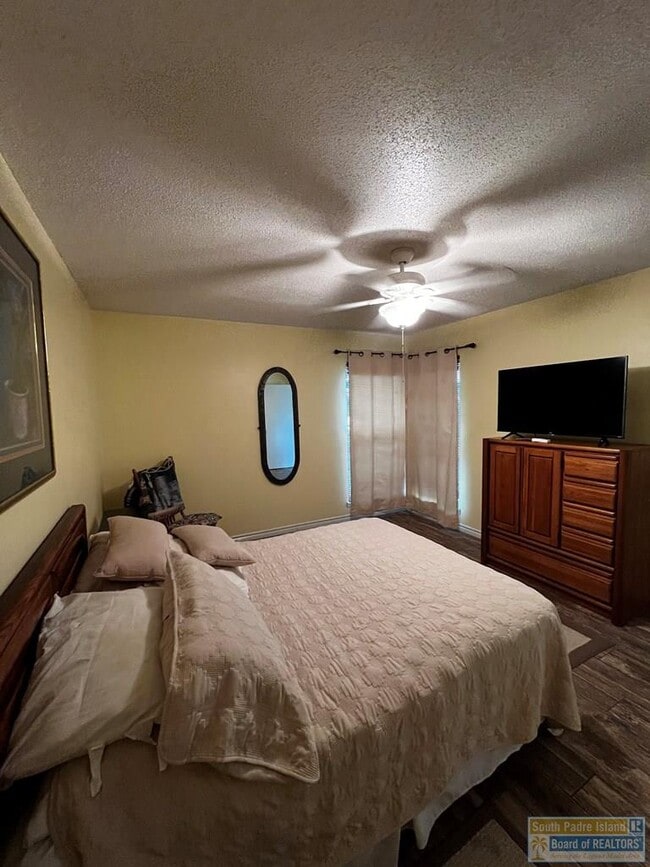 Building Photo - 603 Continental Dr