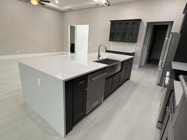 Building Photo - 547 Sanctuary Golf Pl