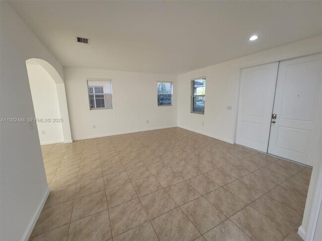 Building Photo - 156 SE 21st Terrace